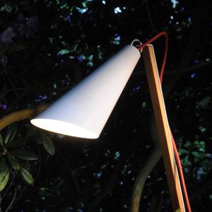 Domus Pit Out outdoor floor lamp spade IP44, white/coral
