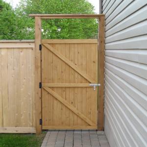 4ft/6ft H Pine Wood Garden Gate with Latch